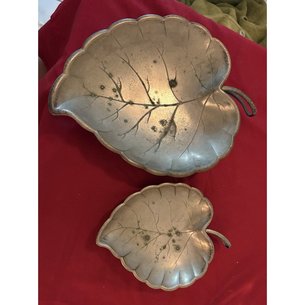 VTG Leaf Shaped Metal Dish Set 2 Silver Tone Footed Candy Nut Trays Ball Feet